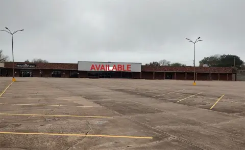 Former Walmart on Business 290