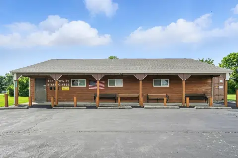 Multi-Use Commercial Log Building