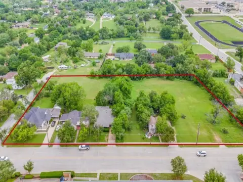 Grand Prairie Portfolio: 8 Parcels