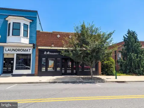 Retail Storefront with Parking