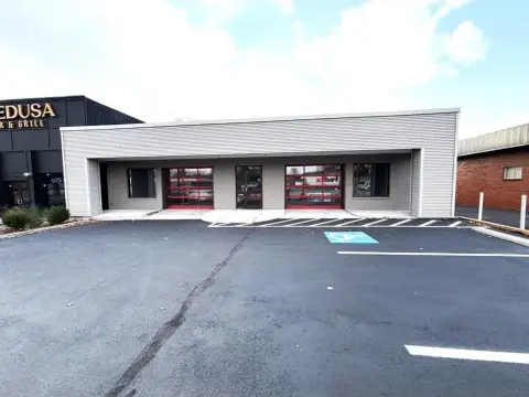 Springdale Retail/Showroom Opportunity