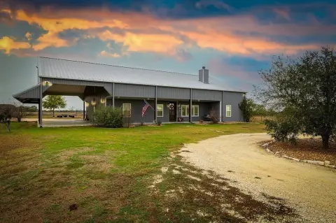 Luxury Country Estate on Acreage