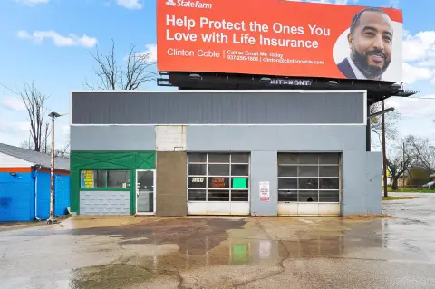 Auto-Service Space on Salem Avenue