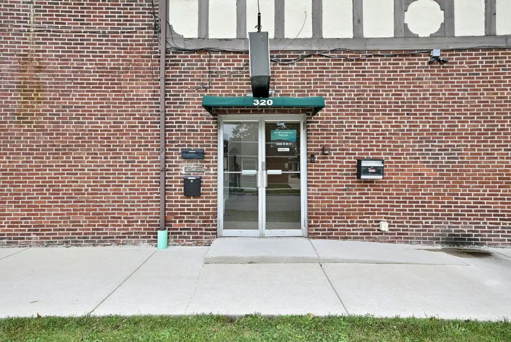 Picture 4