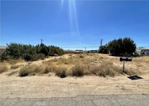 Land Lot in Hesperia, CA