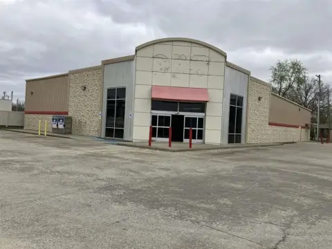 High-Visibility Retail Facility in Sebree