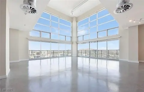 Luxury Penthouse with Strip Views