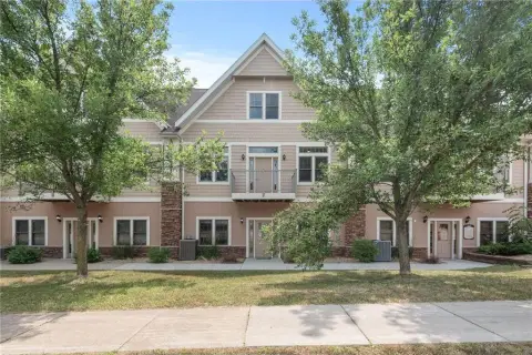 Versatile Commercial Space in Burnsville