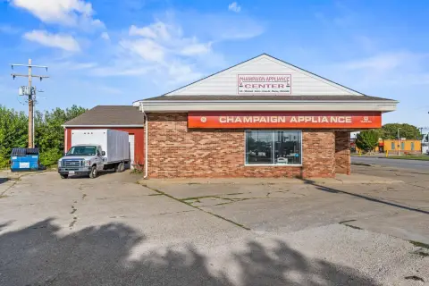 Retail Storefront with Warehouse Space