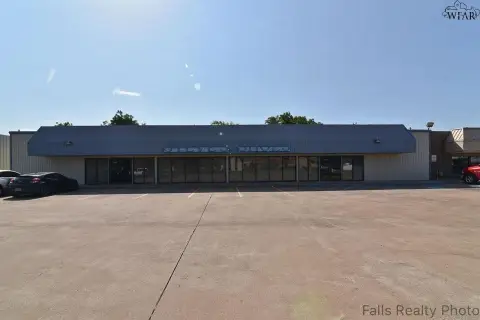 Multi-Unit Retail/Office Space