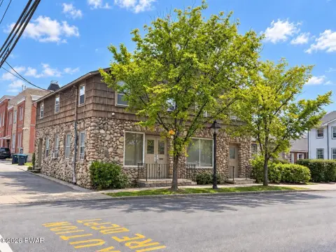 Picture of Office buildings at 105 W Catharine Street, Milford, PA