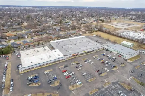 Retail Space in Sherwood Center