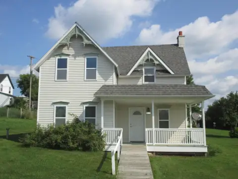 Renovated Duplex with Separate Utilities