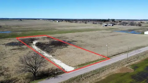 One Acre Lot in Collinsville
