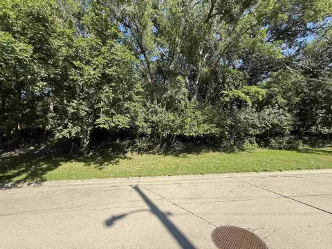 Spacious Residential Lot in Sioux City
