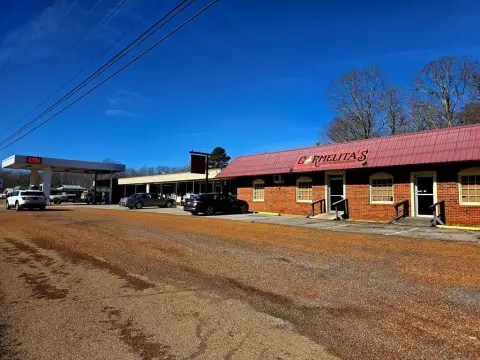 Versatile Commercial Property Near Kentucky Lake