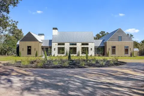Luxury Home on Sprawling Acres