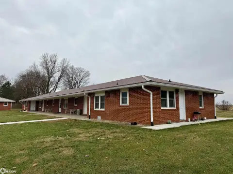 Well-Maintained 9-Unit Apartment Building