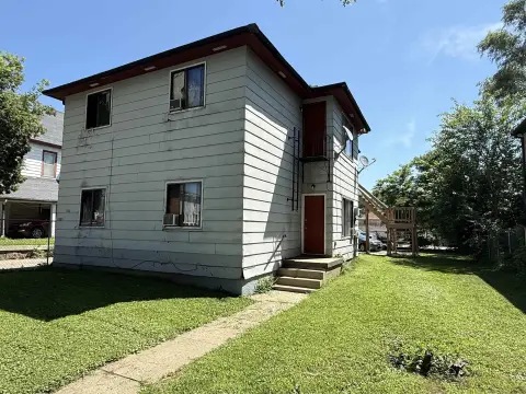 Sioux City Over-Under Duplex
