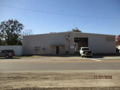 Commercial Mechanic Shop on Route 66
