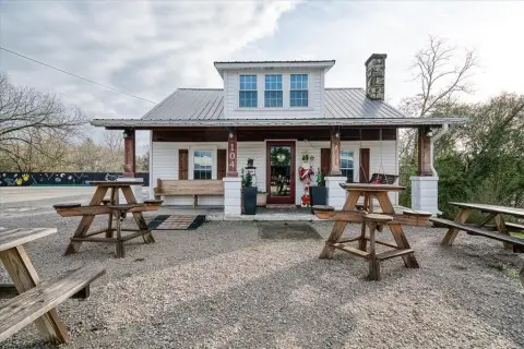 Drive-Through Restaurant Building