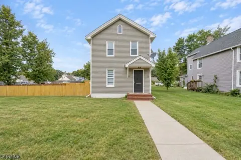 Two-Unit Duplex with Deck