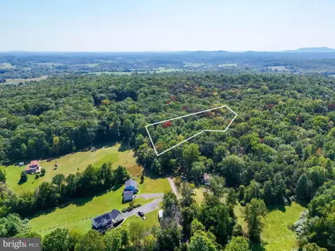 4.47 Acres Untouched Virginia Land