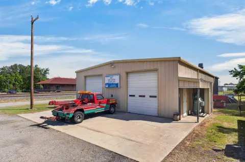 Automotive Repair Facility with Paint Booths