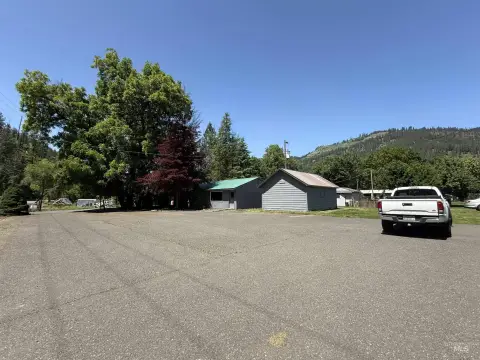 Orofino Commercial Property For Sale