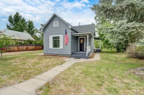 Emmett Commercial Property with Residence