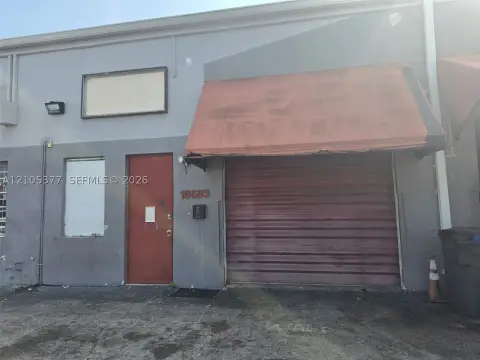 Air-Conditioned Warehouse with Office