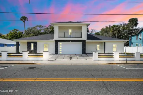 Furnished Duplex Near Coastal Destination