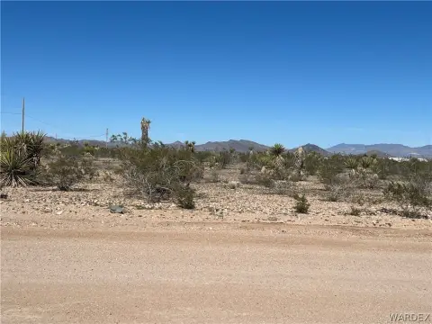 Golden Valley Land with Water