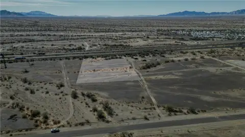 Quartzsite Commercial Land Near I-10