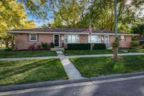 Well-Maintained Duplex Near Conveniences