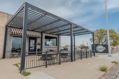 Commercial Building on High-Traffic Corner