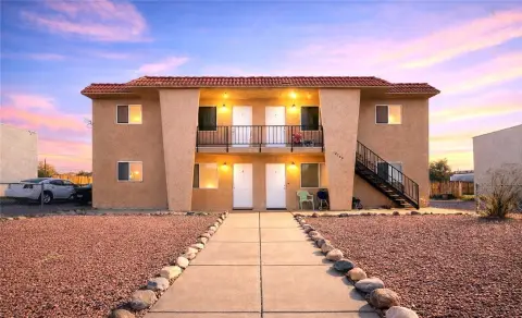 Well-Maintained Fourplex Near Colorado River