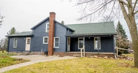 Remodeled Farmhouse on 2.63 Acres