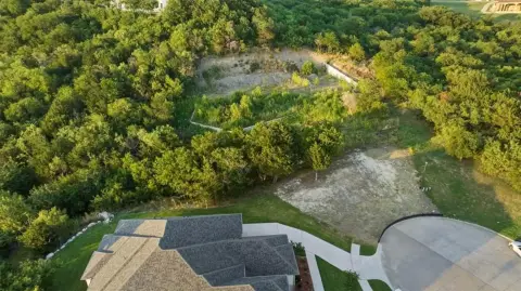 Expansive Acreage in Lake Ridge