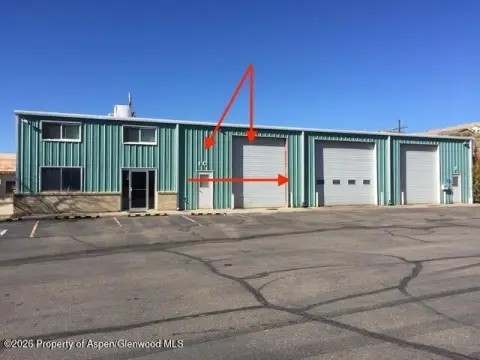 Warehouse Shop Unit with Grade-Level Door