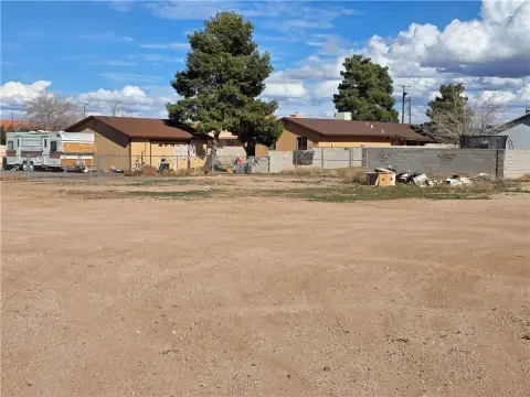 Commercial Land in High-Traffic Area