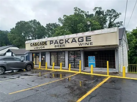 Retail Space with Liquor License
