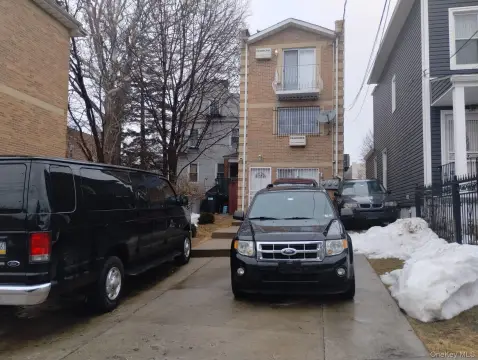 Bronx Multifamily with Private Pool