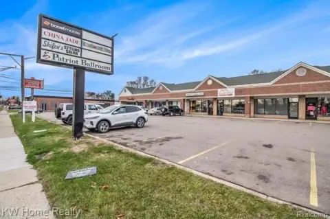 Retail Unit in Waterford Township