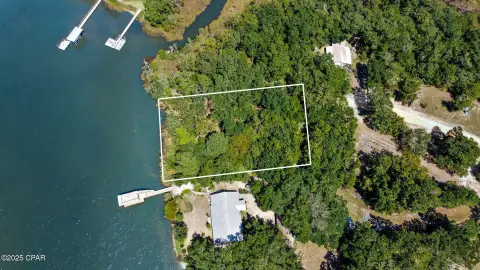 Waterfront Lot in Growing Freeport