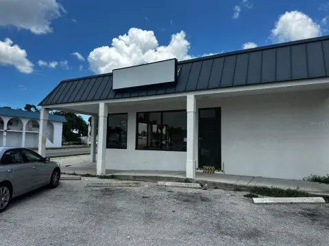 Retail Space in Golf Gate