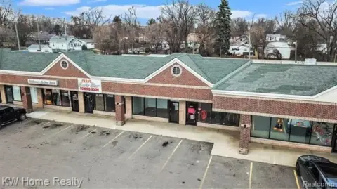 Retail Unit in Waterford Township