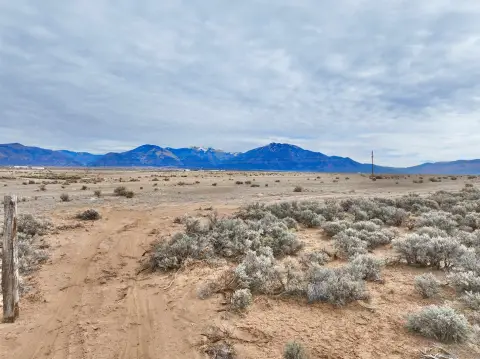 Land with Panoramic Mountain Views