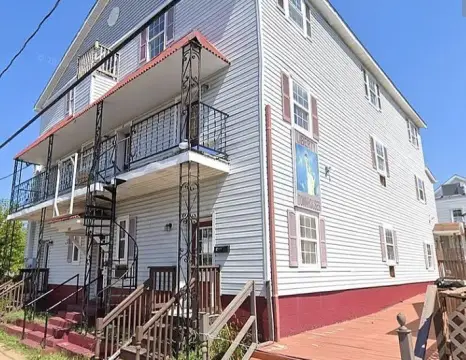 Marion, IL Apartment Building