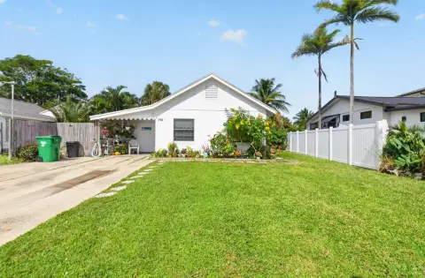 Duplex With Detached Residence